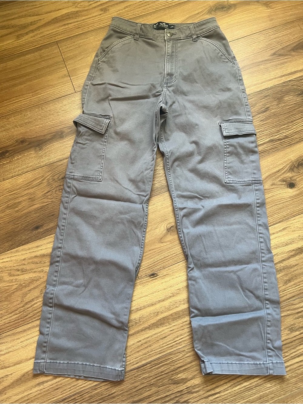 Hollister Ultra High-Rise Dad Cargo Pants Gray 5R W27R